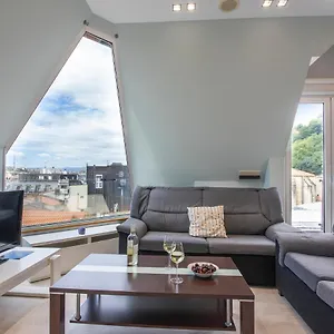 https://luxury-duplex-penthouse-with-terrace-old-town.basquecountryhotels.org